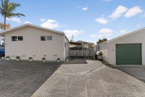 Photo of property in 25 Denarius Lane, Glendene, Auckland, 0602