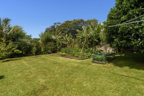 Photo of property in 12 Myrtle Drive, Omokoroa, 3114