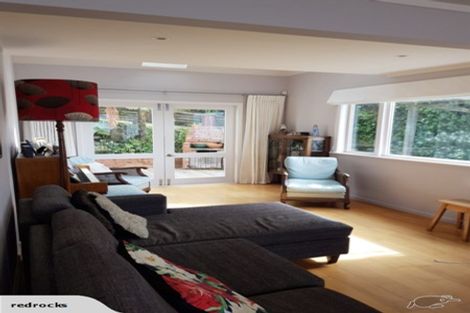 Photo of property in 42 Fortification Road, Karaka Bays, Wellington, 6022