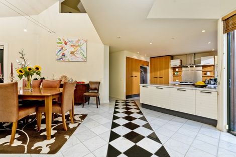 Photo of property in 3/76 Shakespeare Road, Milford, Auckland, 0620