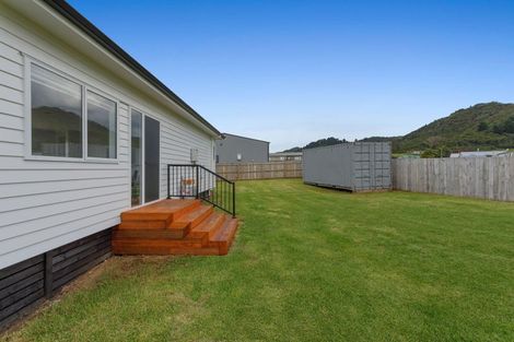 Photo of property in 24 Rawinia Place, Te Kaha, 3199