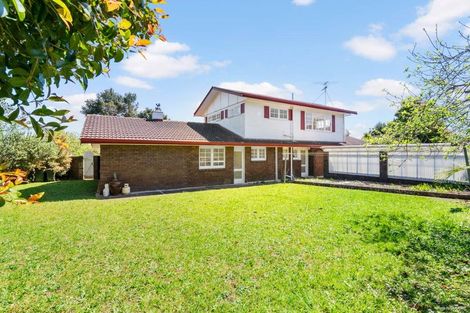 Photo of property in 5 Diosma Place, Botany Downs, Auckland, 2010