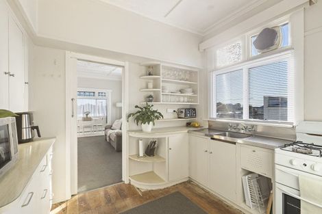 Photo of property in 389 Carrington Street, Upper Vogeltown, New Plymouth, 4310