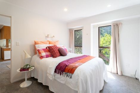 Photo of property in 18 Roys Road, Plimmerton, Porirua, 5026