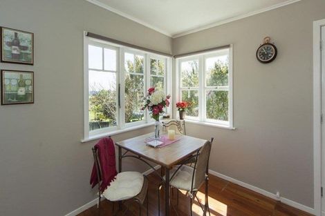 Photo of property in 50 Hobsonville Road, West Harbour, Auckland, 0618