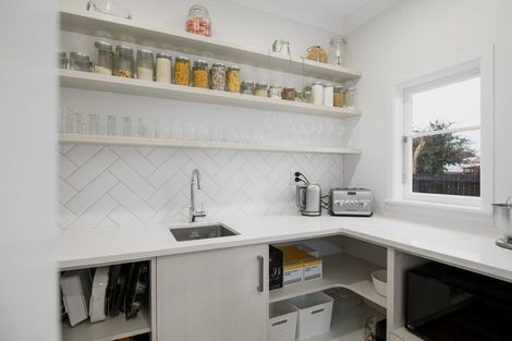 Photo of property in 33 Hobson Street, Maeroa, Hamilton, 3200