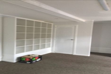 Photo of property in 15 Eyre Street, Henderson, Auckland, 0612