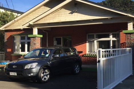 Photo of property in 1/184 The Parade, Island Bay, Wellington, 6023