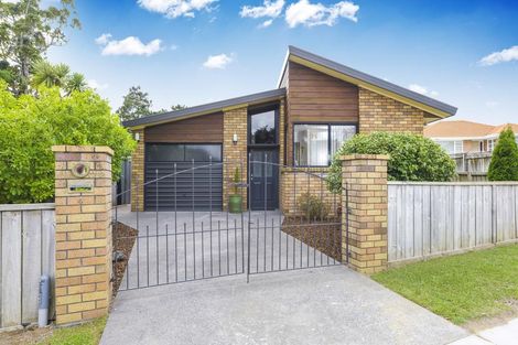 Photo of property in 4 Shaw Road, Oratia, Auckland, 0604