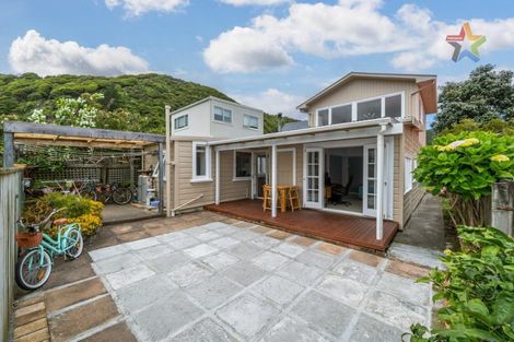Photo of property in 18 Kauri Street, Eastbourne, Lower Hutt, 5013
