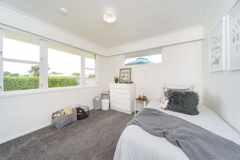 Photo of property in 16 Kapiti Place, Awapuni, Palmerston North, 4412