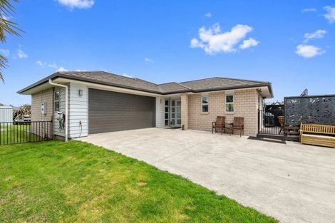 Photo of property in 32e Robinson Avenue, Holdens Bay, Rotorua, 3010