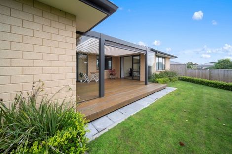 Photo of property in 7 Manurau Crescent, Merrilands, New Plymouth, 4312