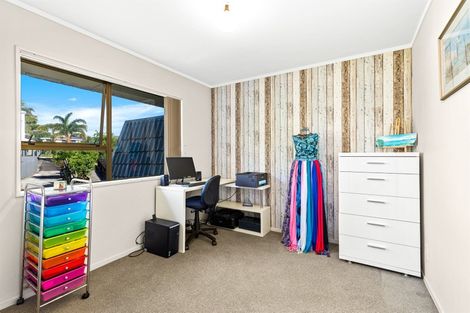 Photo of property in 2/160 Stapleford Crescent, Browns Bay, Auckland, 0630