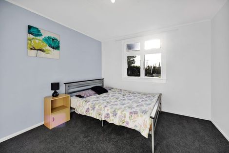 Photo of property in 2 Tawhiti Road, Hawera, 4610