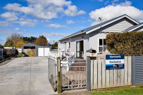 Photo of property in 37 Wallscourt Place, Normanby, Hawera, 4614