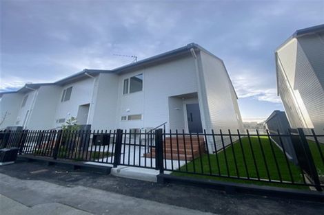 Photo of property in 140 Seaview Road, Westown, New Plymouth, 4310