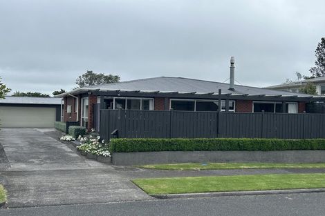 Photo of property in 23 Truby King Street, Merrilands, New Plymouth, 4312