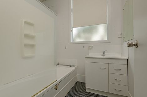 Photo of property in 2 Kowhai Street, Tokomaru, Palmerston North, 4474