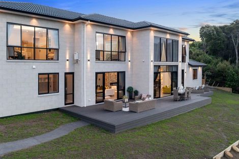 Photo of property in 83 Griggs Road, East Tamaki Heights, Auckland, 2016