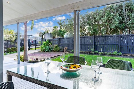 Photo of property in 4 Te Whai Street, Mangawhai Heads, Mangawhai, 0505