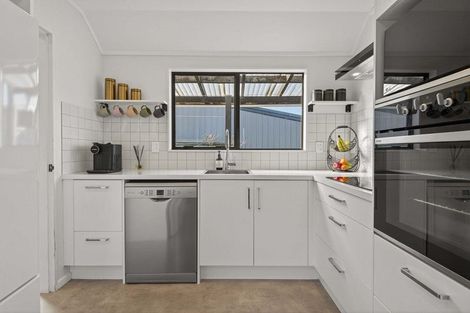 Photo of property in 7 Greenpark Way, Greerton, Tauranga, 3112