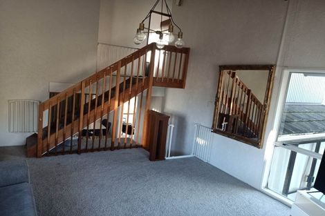 Photo of property in 19 Newport Place, Forrest Hill, Auckland, 0620