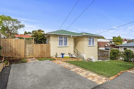 Photo of property in 12 Whitmore Road, Mount Roskill, Auckland, 1041