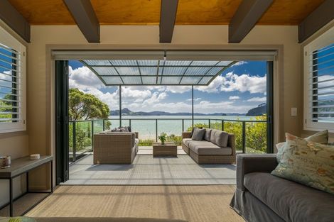 Photo of property in 113 Captain Cook Road, Cooks Beach, Whitianga, 3591