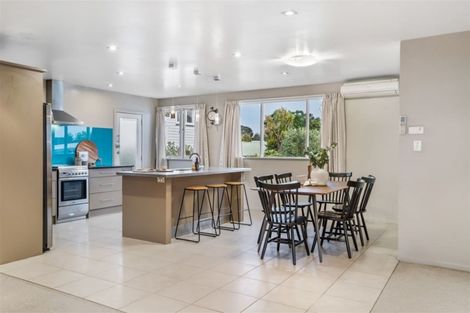 Photo of property in 1/23 Sunnynook Road, Forrest Hill, Auckland, 0620