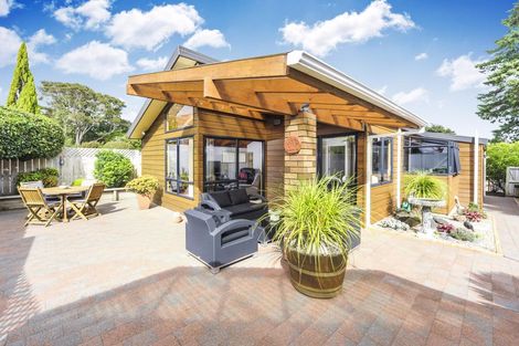 Photo of property in 4 Shaw Road, Oratia, Auckland, 0604