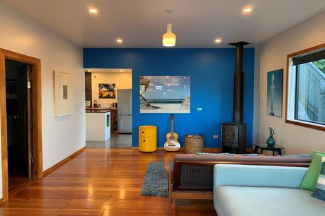 Photo of property in 274 Queens Drive, Lyall Bay, Wellington, 6022