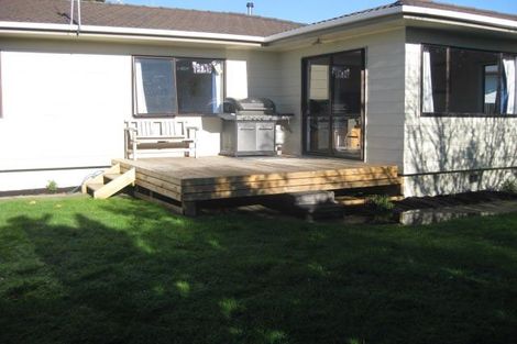 Photo of property in 12 Tiller Close, Kelvin Grove, Palmerston North, 4414