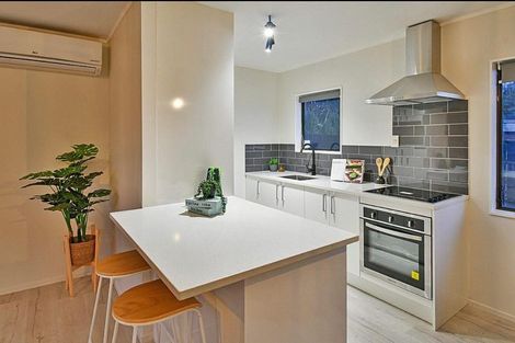 Photo of property in 2/226a Dominion Road, Red Hill, Papakura, 2110