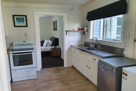 Photo of property in 100 Saint Andrews Road, Havelock North, 4130