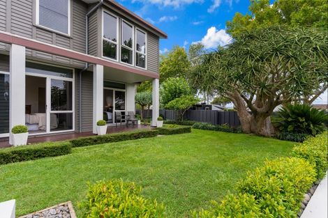 Photo of property in 6 Beresford Street, Bayswater, Auckland, 0622