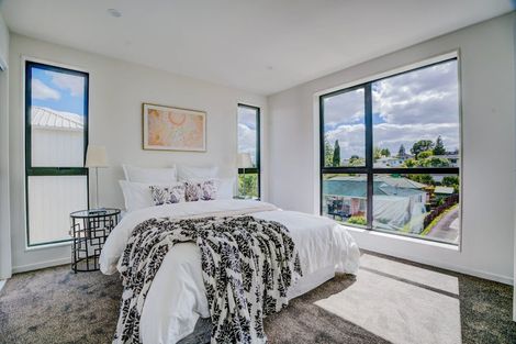 Photo of property in 1/12 South Pacific Place, Henderson, Auckland, 0612