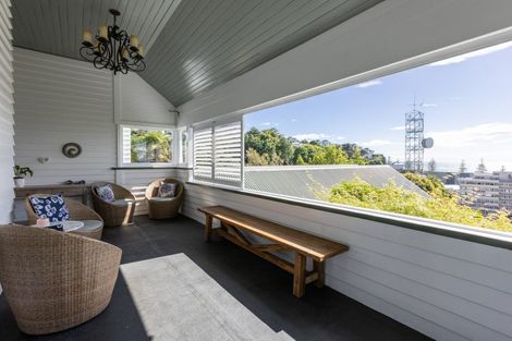 Photo of property in 6 Madeira Road, Bluff Hill, Napier, 4110