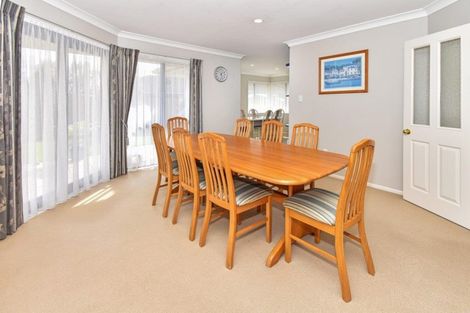 Photo of property in 14 Trossach Place, Wattle Downs, Auckland, 2103