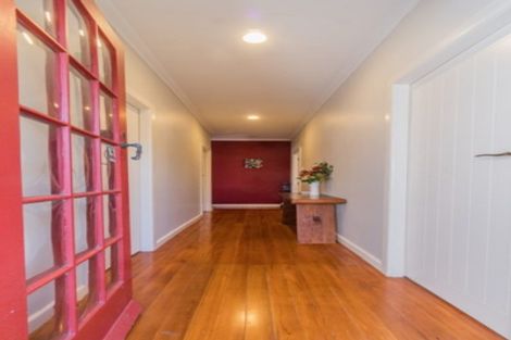 Photo of property in 29 Horotutu Road, Greenlane, Auckland, 1061