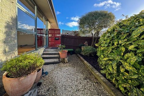 Photo of property in 2/5 Chislehurst Place, Bryndwr, Christchurch, 8052