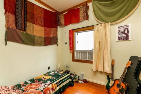 Photo of property in 28 Bulteel Street, New Plymouth, 4310