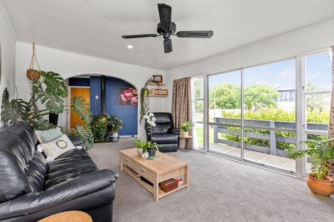 Photo of property in 5 Shortland Street, Tamatea, Napier, 4112