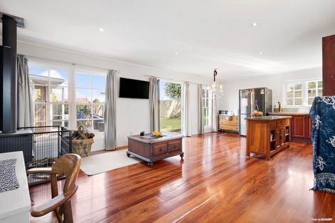 Photo of property in 22 Torino Street, Point England, Auckland, 1072