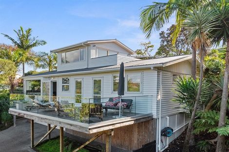 Photo of property in 958 Beach Road, Torbay, Auckland, 0630