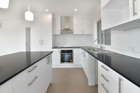 Photo of property in 55a Wade River Road, Stanmore Bay, Whangaparaoa, 0932