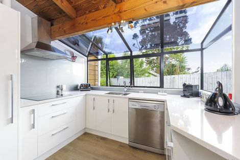Photo of property in 4 Shaw Road, Oratia, Auckland, 0604