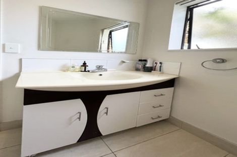 Photo of property in 2 Centorian Drive, Windsor Park, Auckland, 0632