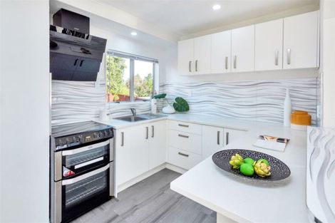 Photo of property in 38 Alidade Place, Massey, Auckland, 0614