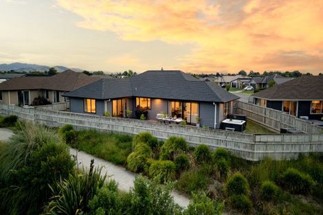 Photo of property in 16 Hehan Close, Cambridge, 3434